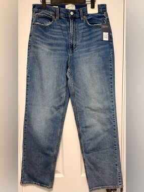 Universal Thread High-Rise Straight Jeans in Medium Blue Wash